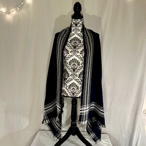 EUC J.Crew Navy & Ivory Blanket Cape Scarf OS